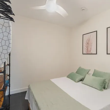 Luxe E In Apartment